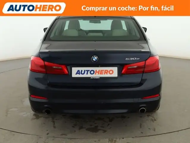 BMW 5 Series view 5