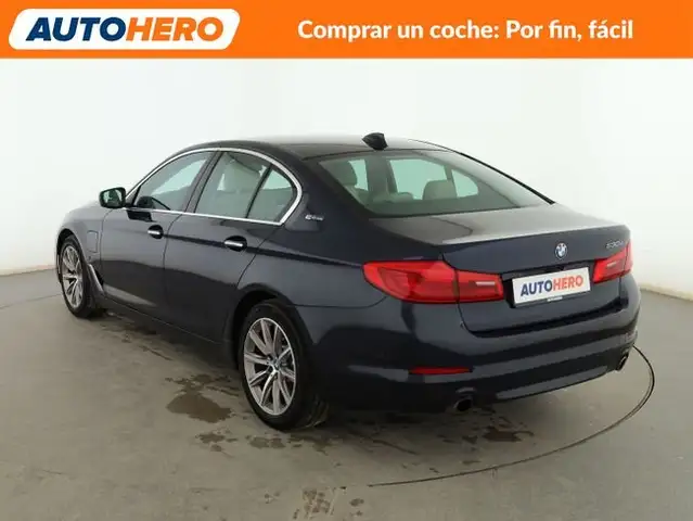 BMW 5 Series view 4