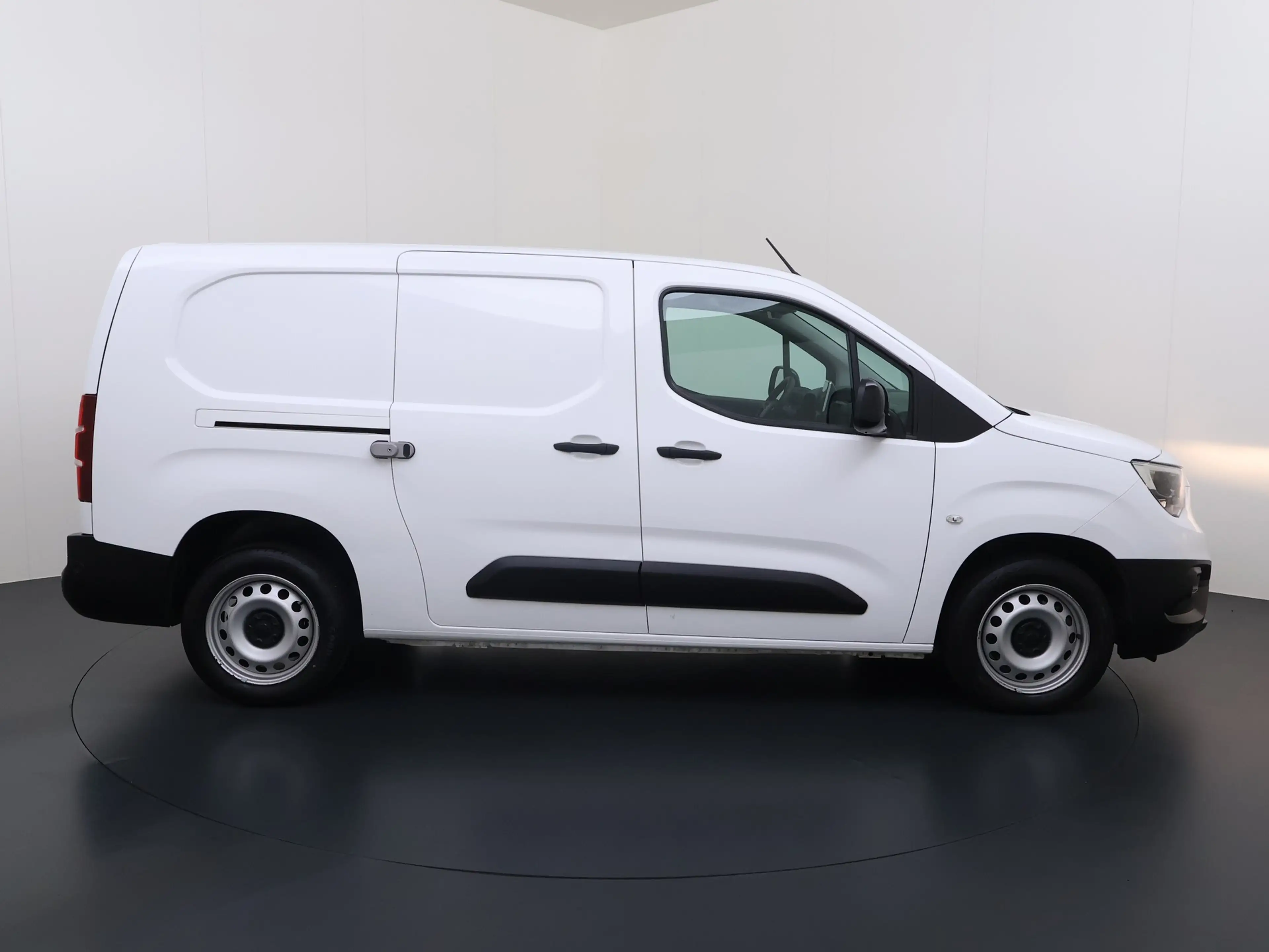 Opel Combo 1.5D L2H1 Edition Full Option Airco, Navi, Cruise — photo 4