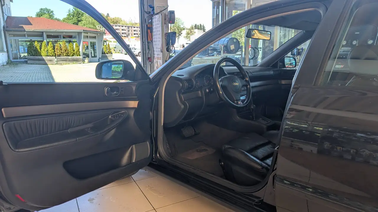 Audi A4 1,8 T Klimaautomatik Vollleder, foto 7