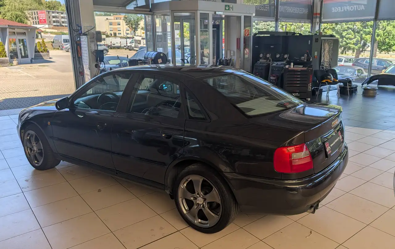 Audi A4 1,8 T Klimaautomatik Vollleder, foto 4
