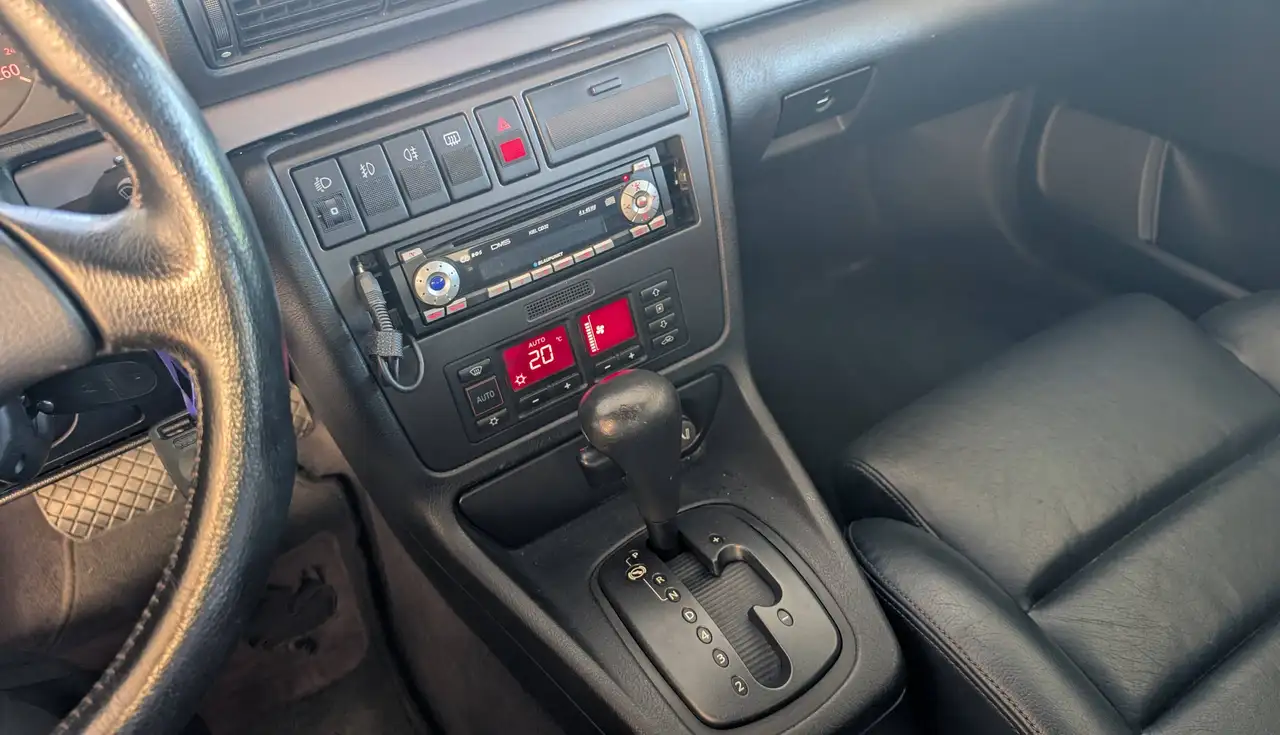Audi A4 1,8 T Klimaautomatik Vollleder, foto 12