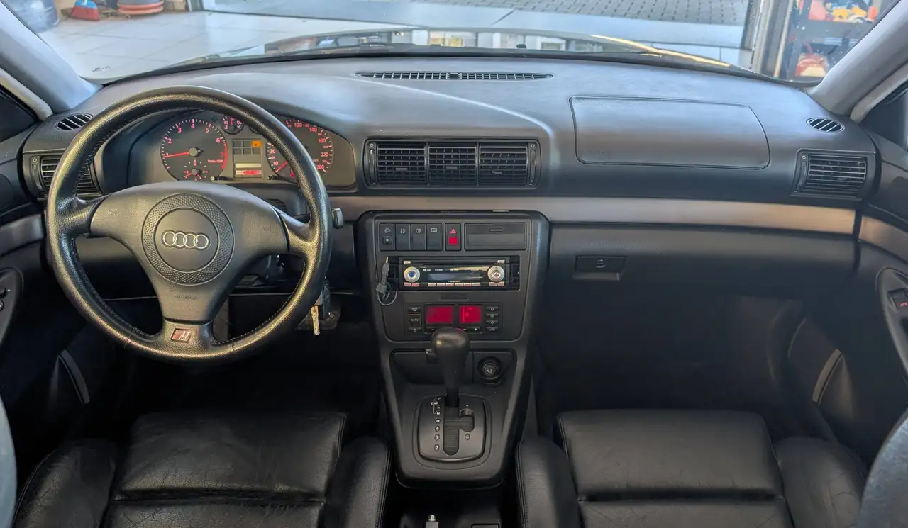 Audi A4 1,8 T Klimaautomatik Vollleder, foto 10