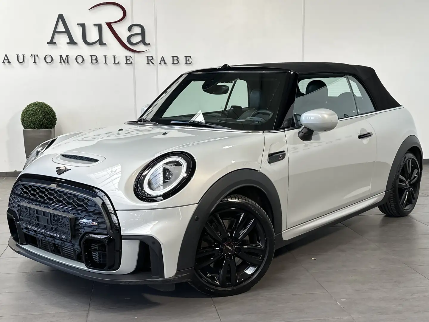 MINI Cooper S Cabrio JCW Aut. NAV+LED+CARPLAY+V-COCK Weiß - 2