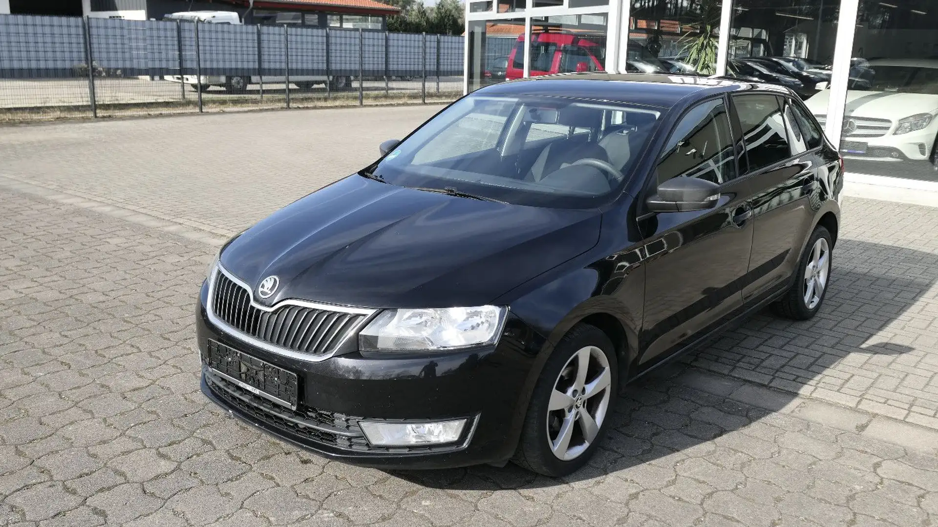 Skoda Rapid/Spaceback Spaceback Cool Edition Navi/Alu/PDC Schwarz - 1