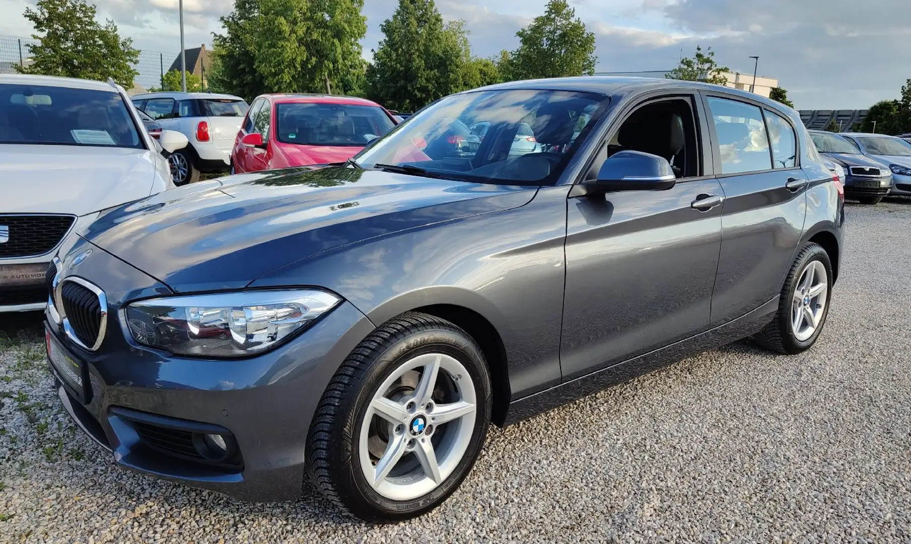 BMW 116 d Advantage - Navi* Inspektion+Reifen NEU* Grau - 1