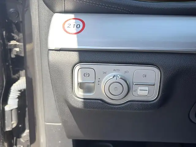Mercedes-Benz GLE view 28