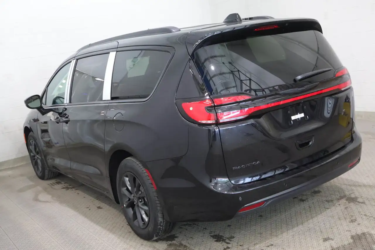 Chrysler Pacifica снимка Chrysler Pacifica