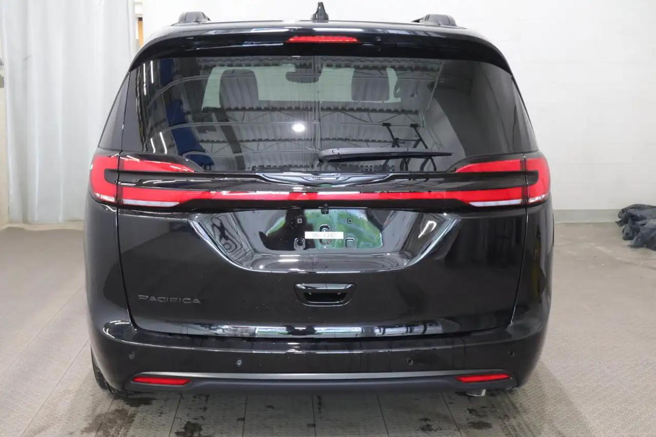 Chrysler Pacifica снимка Chrysler Pacifica