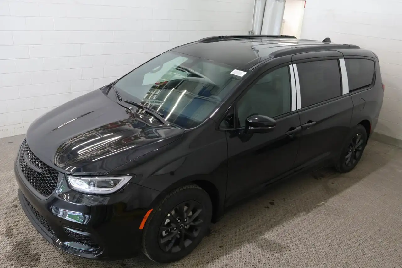 Chrysler Pacifica снимка Chrysler Pacifica