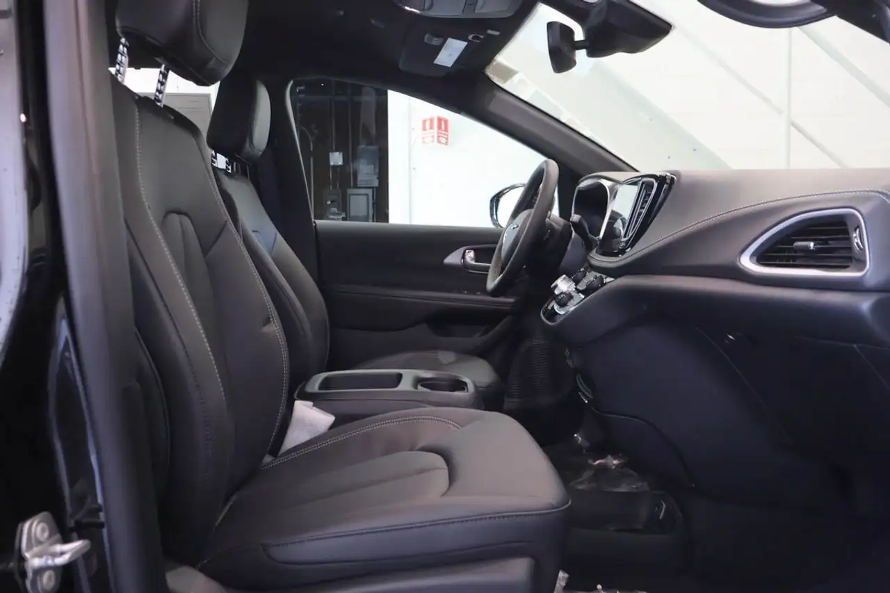 Chrysler Pacifica снимка Chrysler Pacifica
