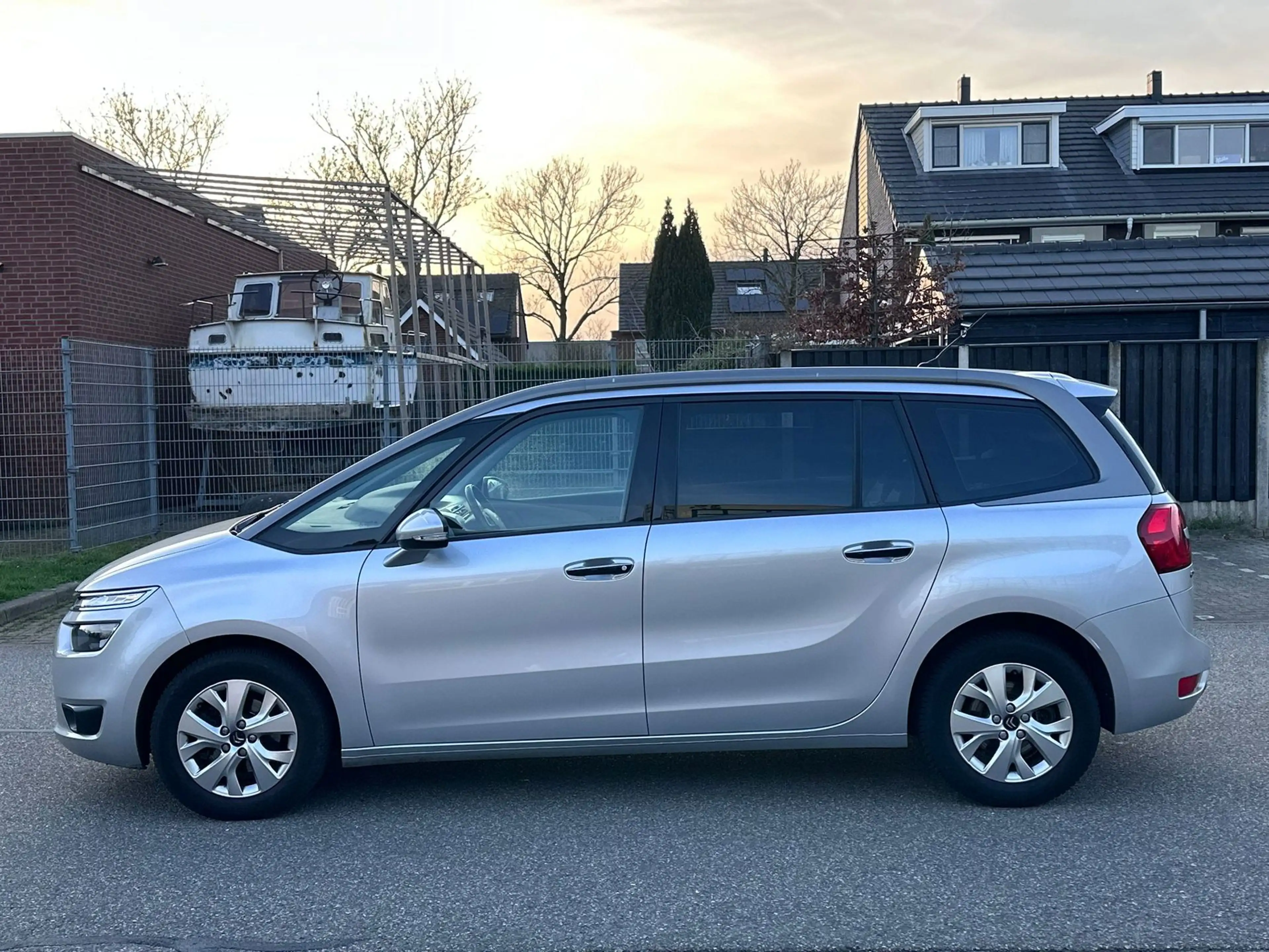 Citroen C4 Picasso 1.2 PureTech Business 7 Persoons*Achteruit camera* — photo 2