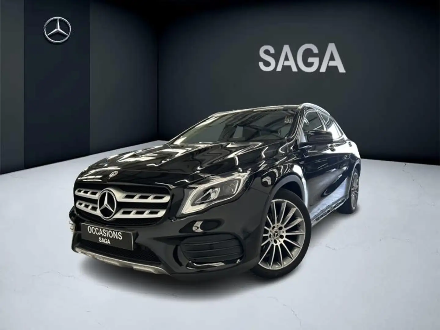 Mercedes-Benz GLA 180 180 AMG Line Schwarz - 1