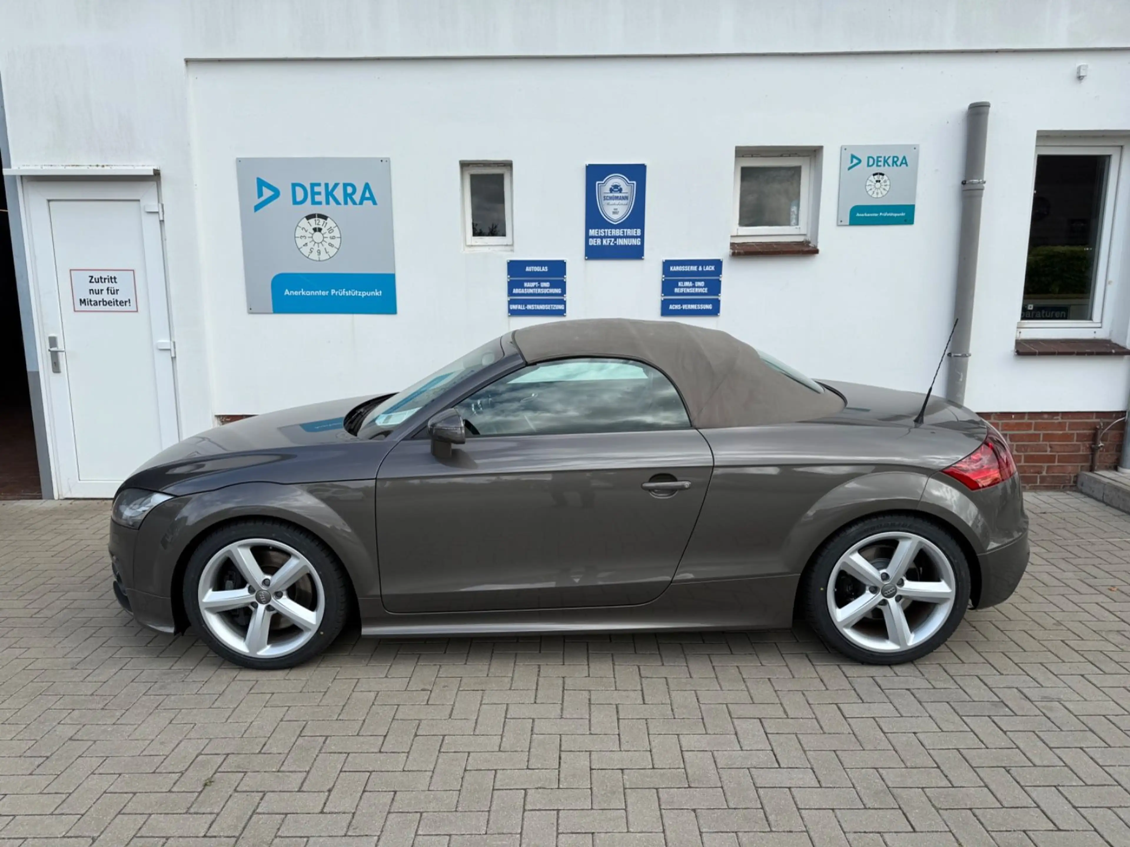 Audi TTS 2.0 TFSI Roadster quattro — photo 3