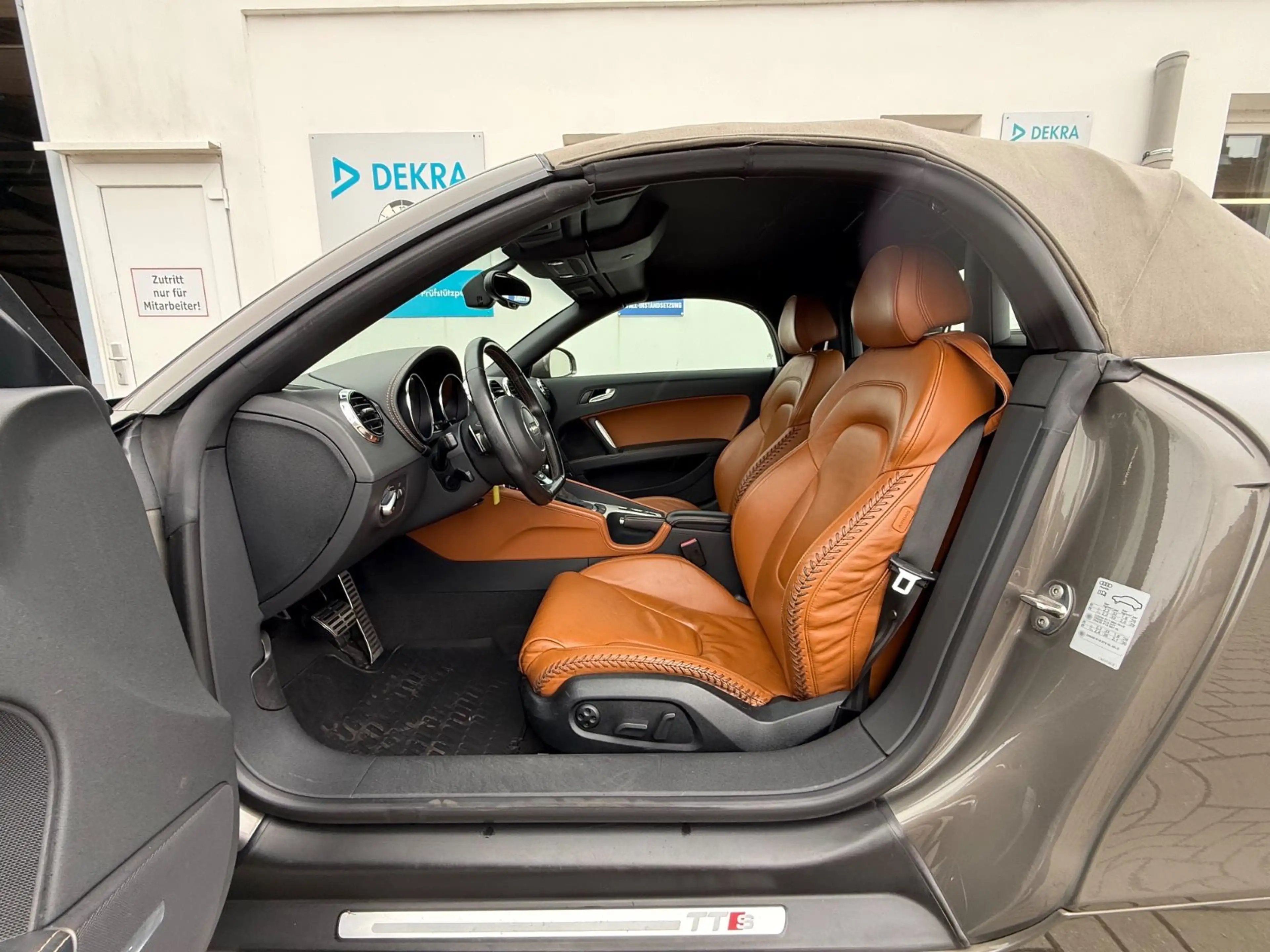 Audi TTS 2.0 TFSI Roadster quattro — photo 13