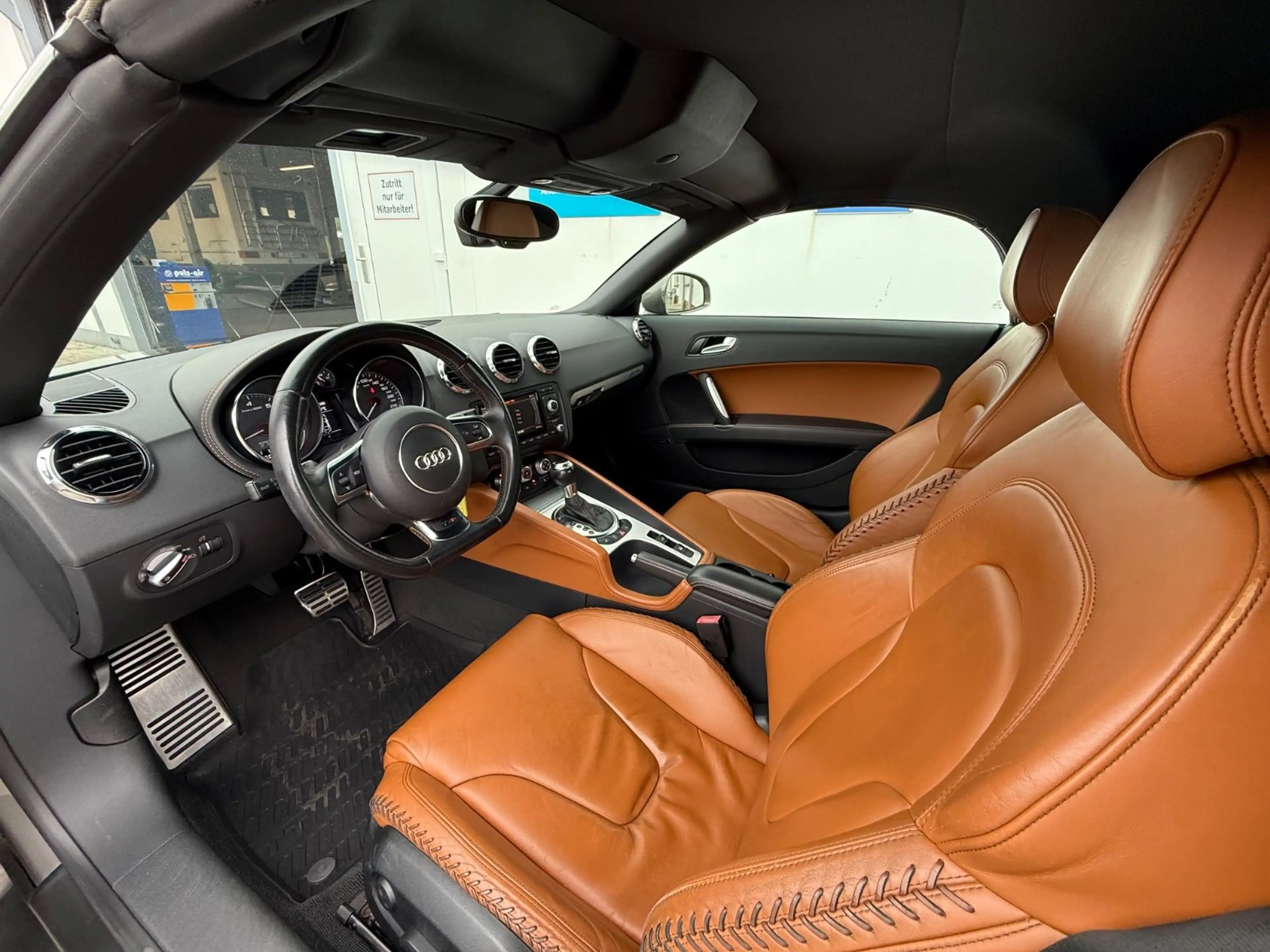 Audi TTS 2.0 TFSI Roadster quattro — photo 14
