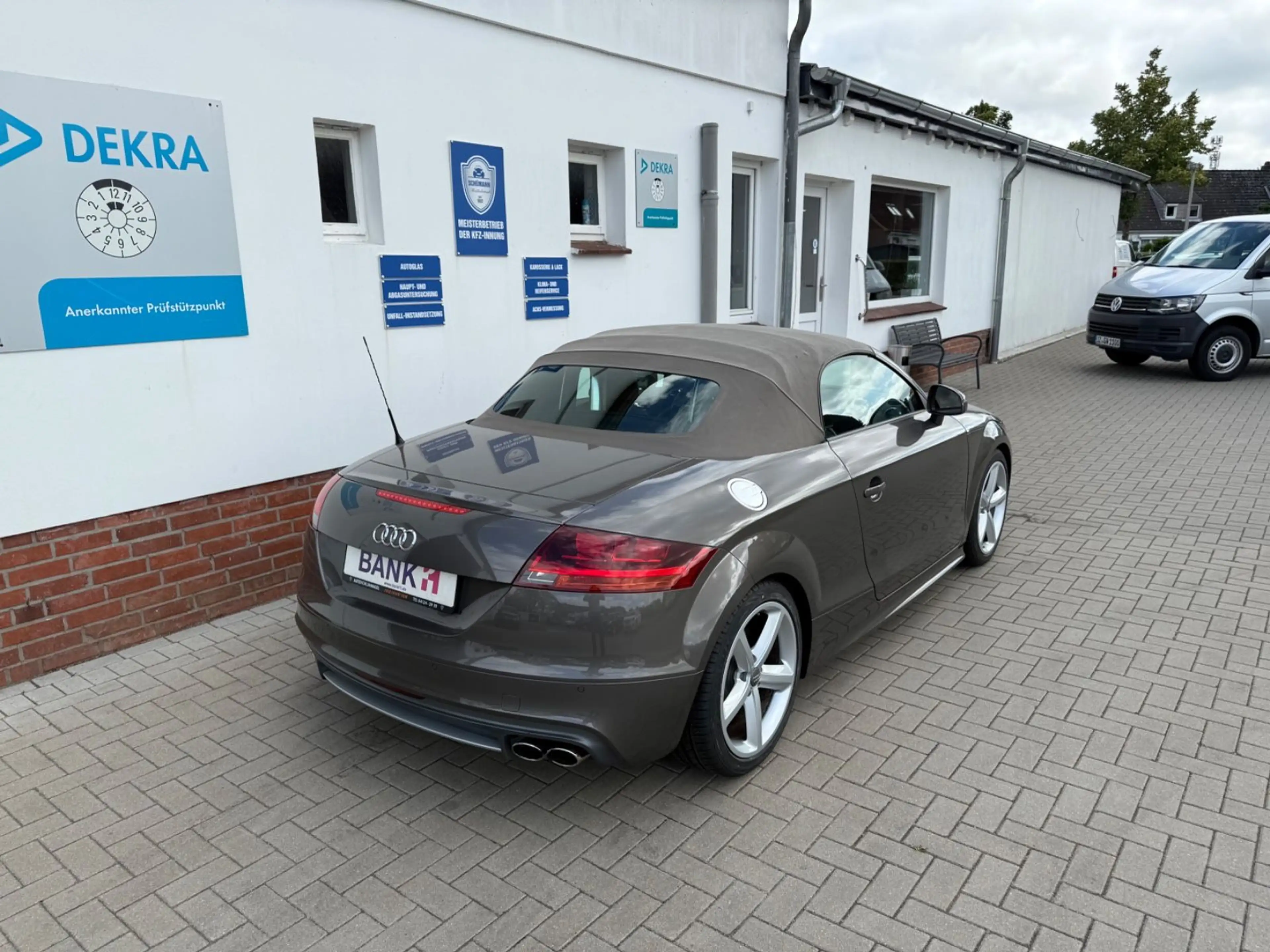 Audi TTS 2.0 TFSI Roadster quattro — photo 8
