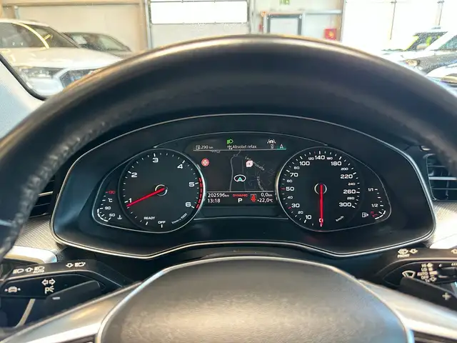 Audi A6 Avant view 13