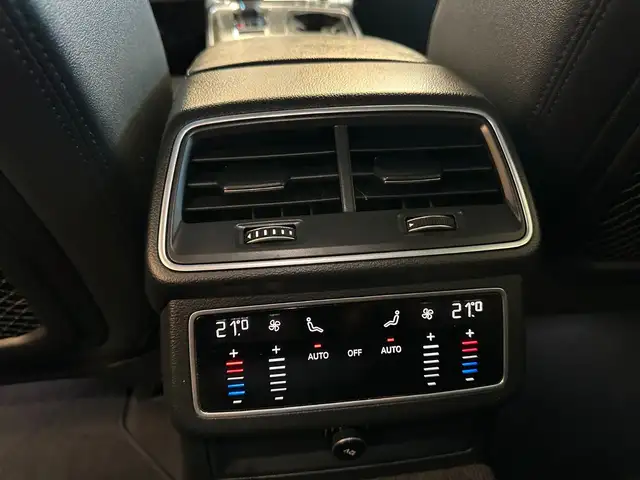 Audi A6 Avant view 6