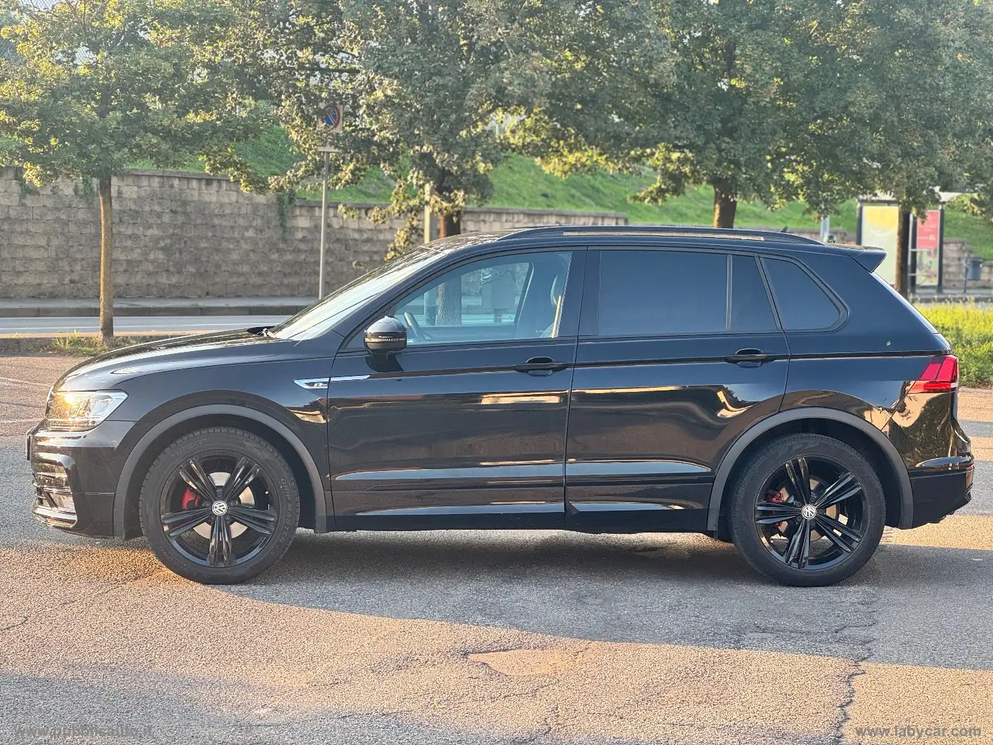 Volkswagen Tiguan 1.6 TDI Sport BMT Noir - 2