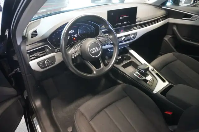 Audi A4 view 7