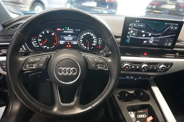 Audi A4 view 11