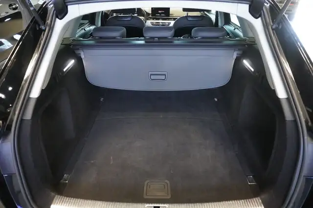 Audi A4 view 10