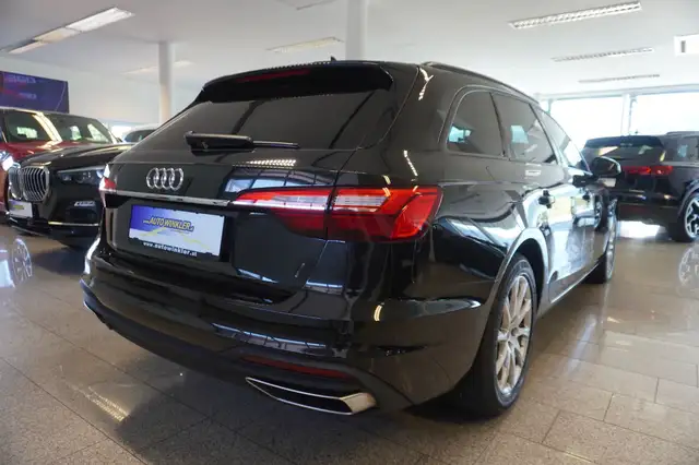 Audi A4 view 5