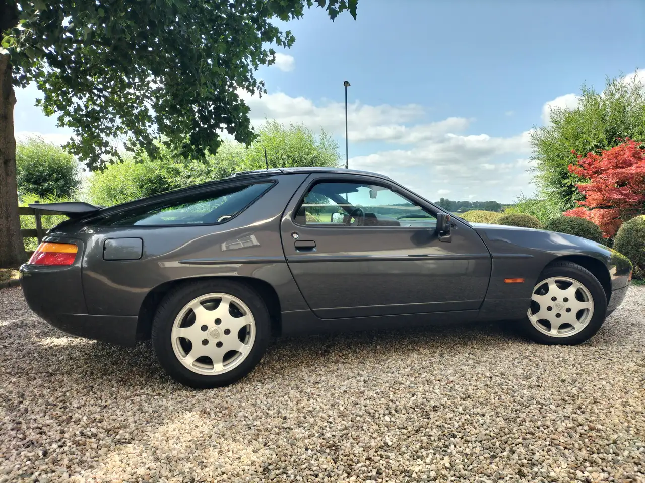 Porsche 928 GT/EU Manual - Nieuwstaat - 5 bak - 330 pk -sportstoelen, foto 2