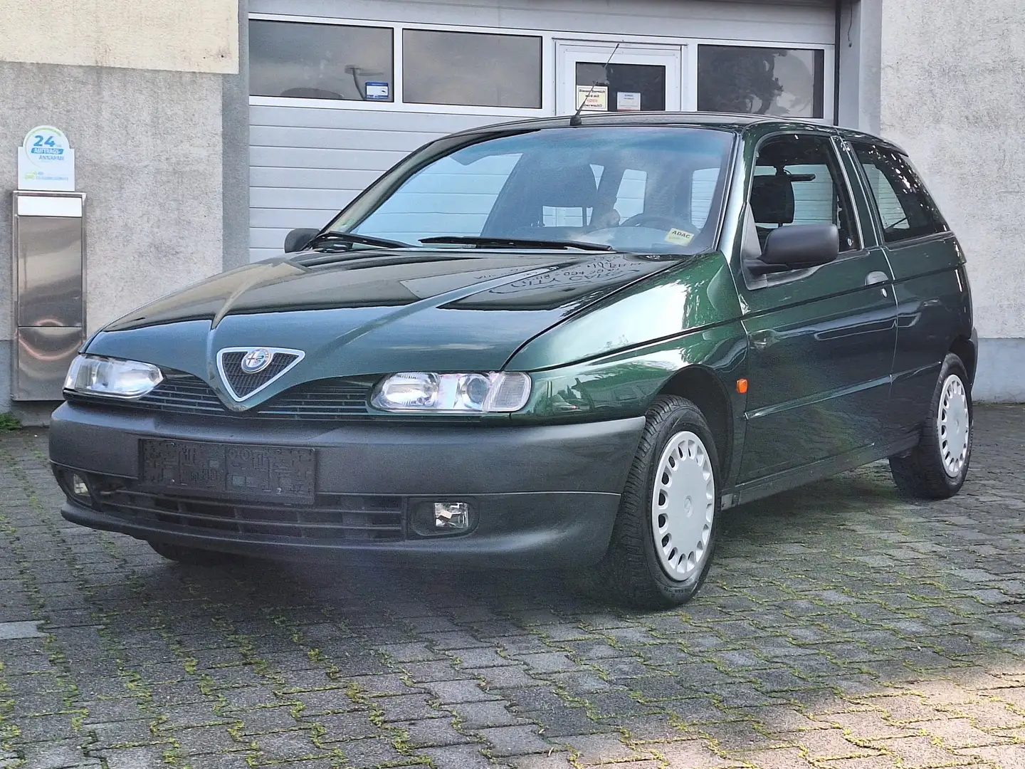 Alfa Romeo 145 145 1.4 1.Hand TOP Zustand Boxermotor H-Kennzeiche Grün - 1