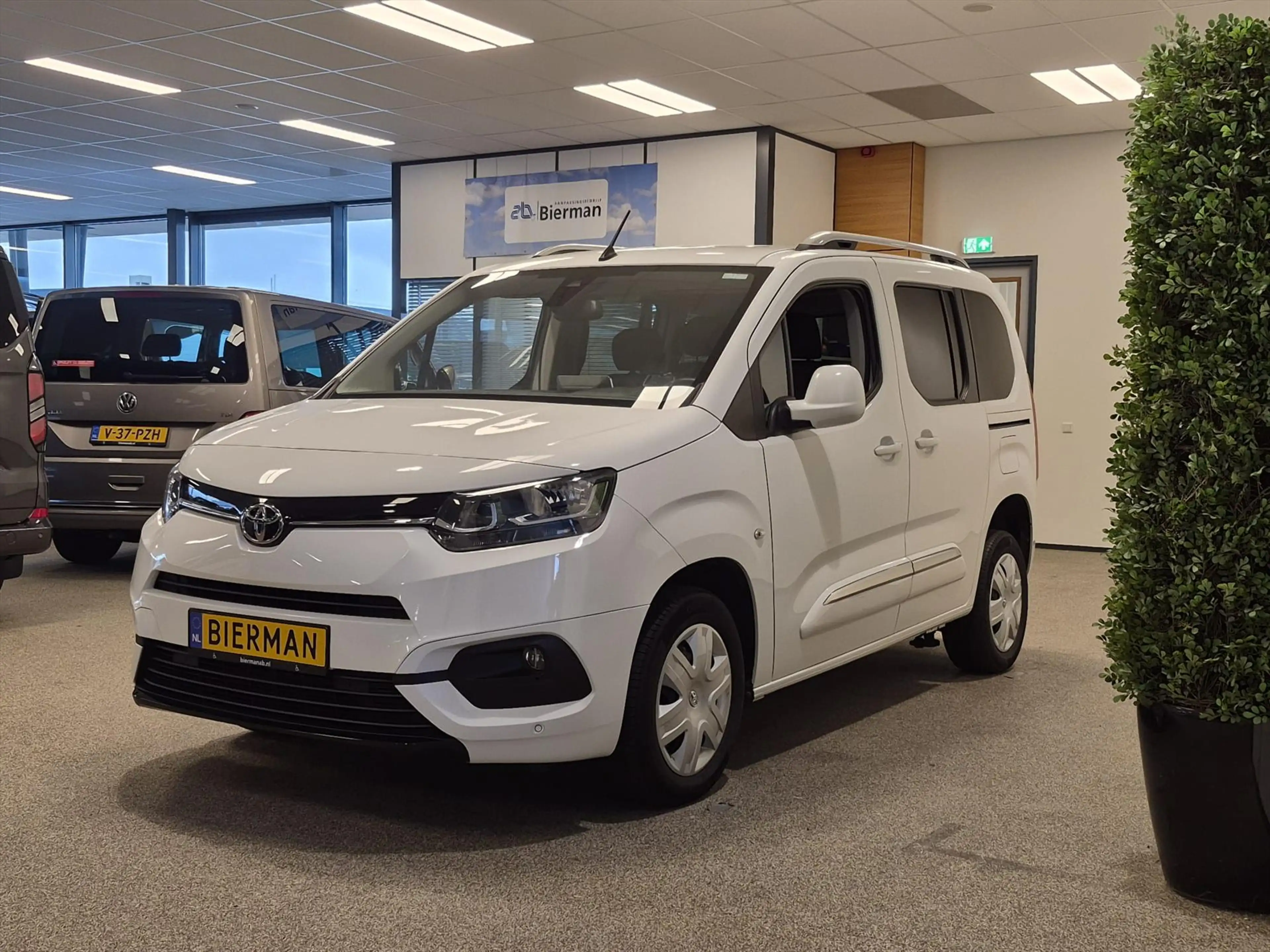 Toyota Proace City Verso L1 Rolstoelauto Automaat 3+1 — photo 16