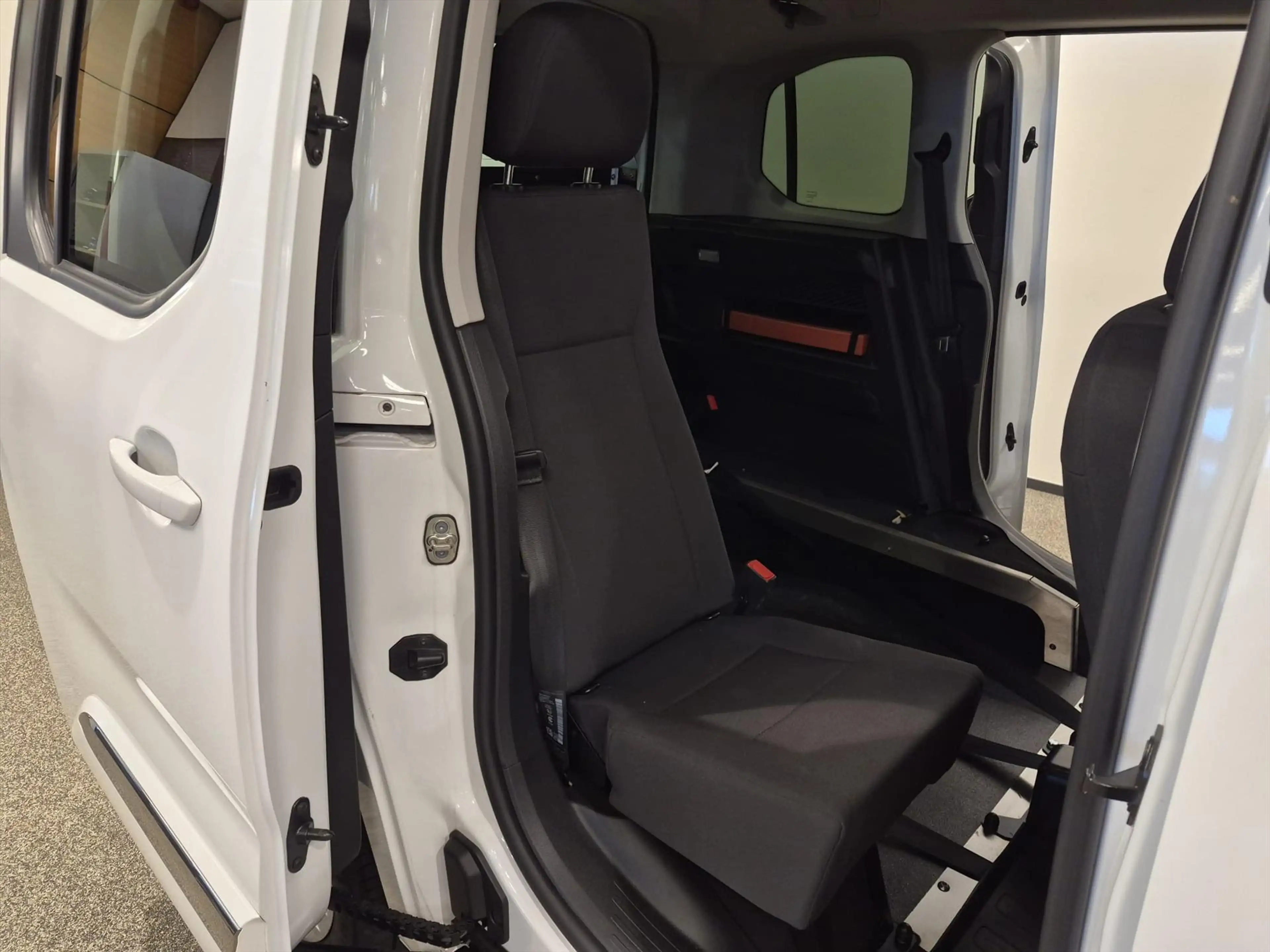 Toyota Proace City Verso L1 Rolstoelauto Automaat 3+1 — photo 22