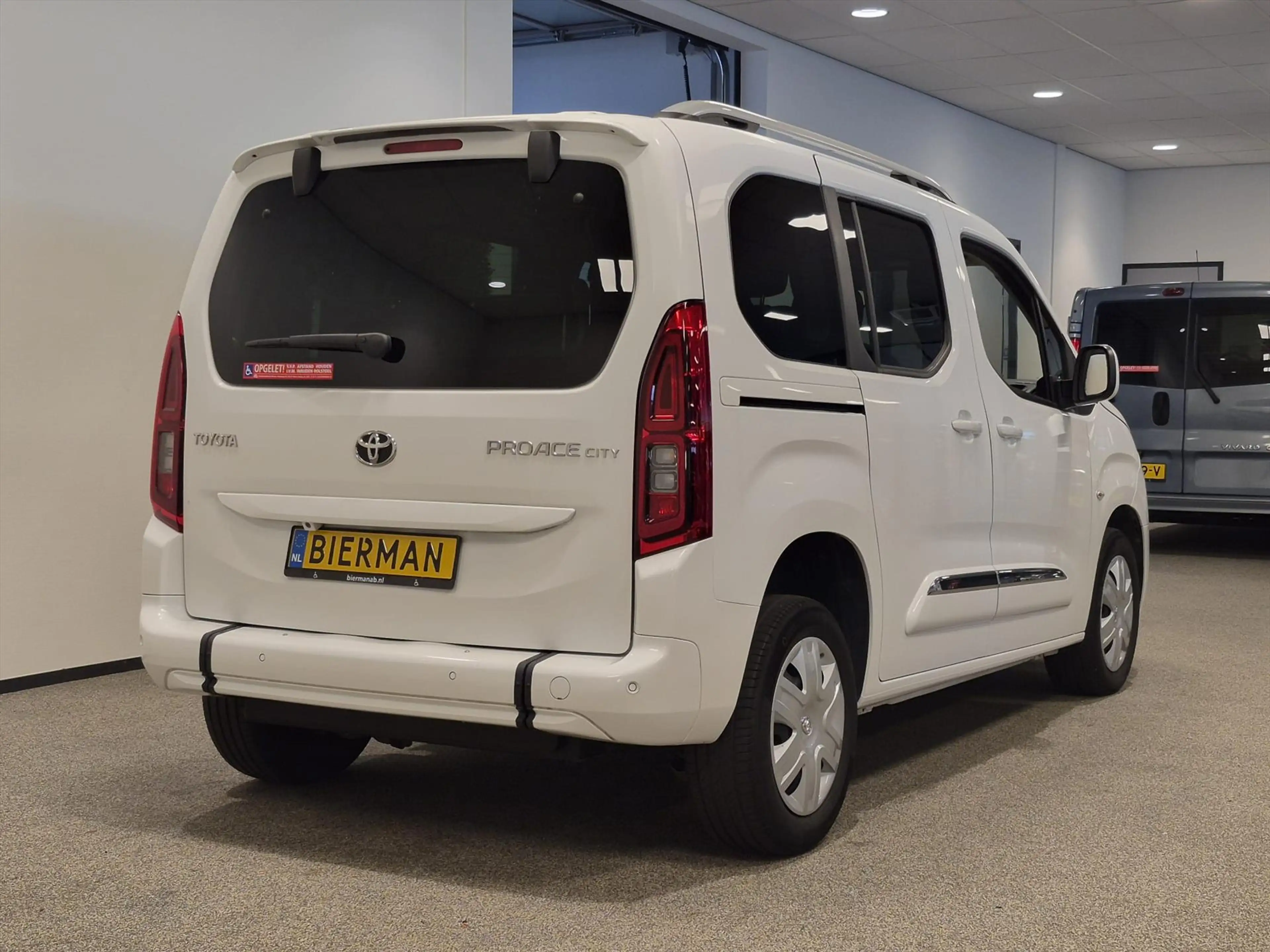 Toyota Proace City Verso L1 Rolstoelauto Automaat 3+1 — photo 18