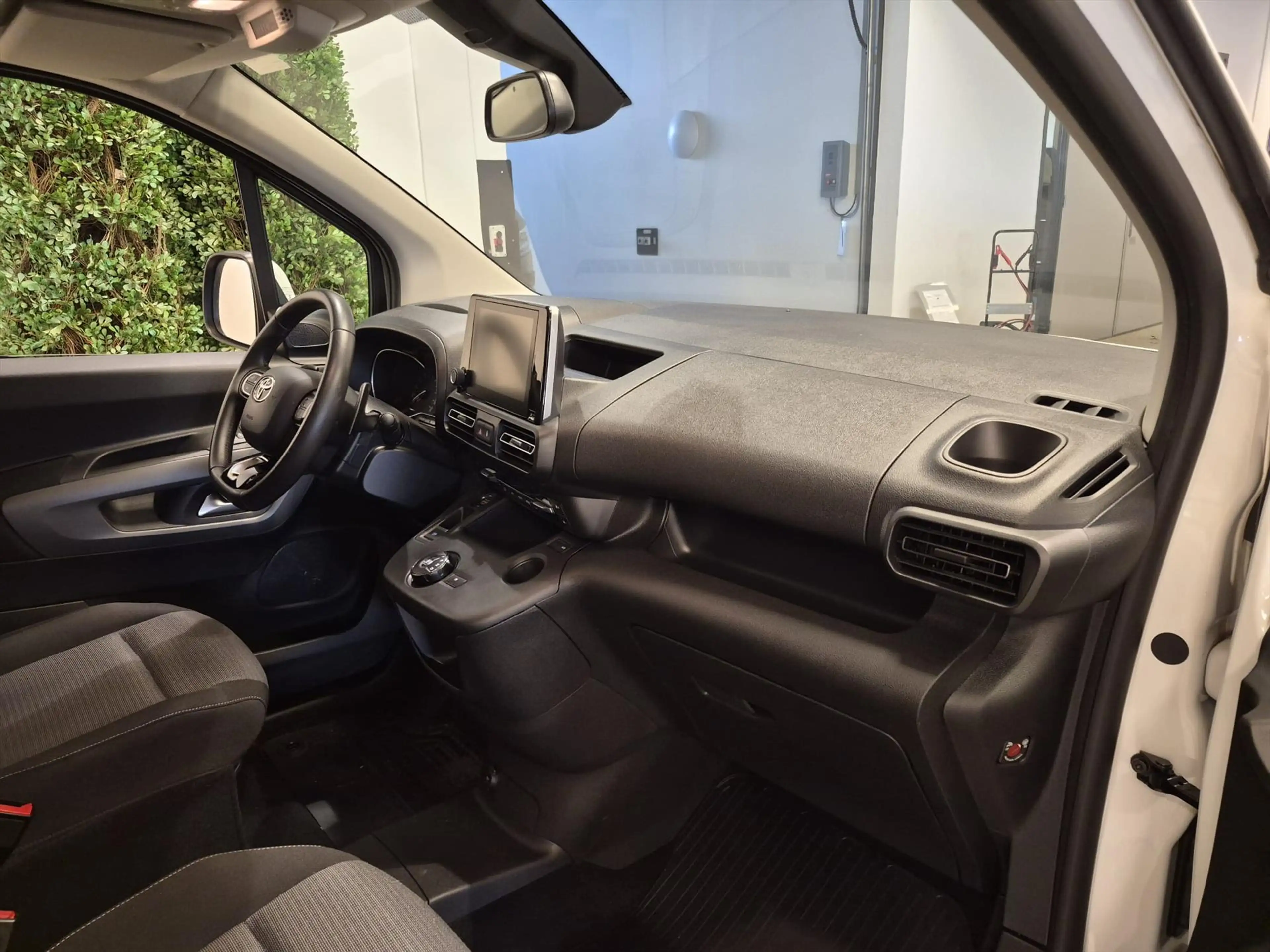 Toyota Proace City Verso L1 Rolstoelauto Automaat 3+1 — photo 25