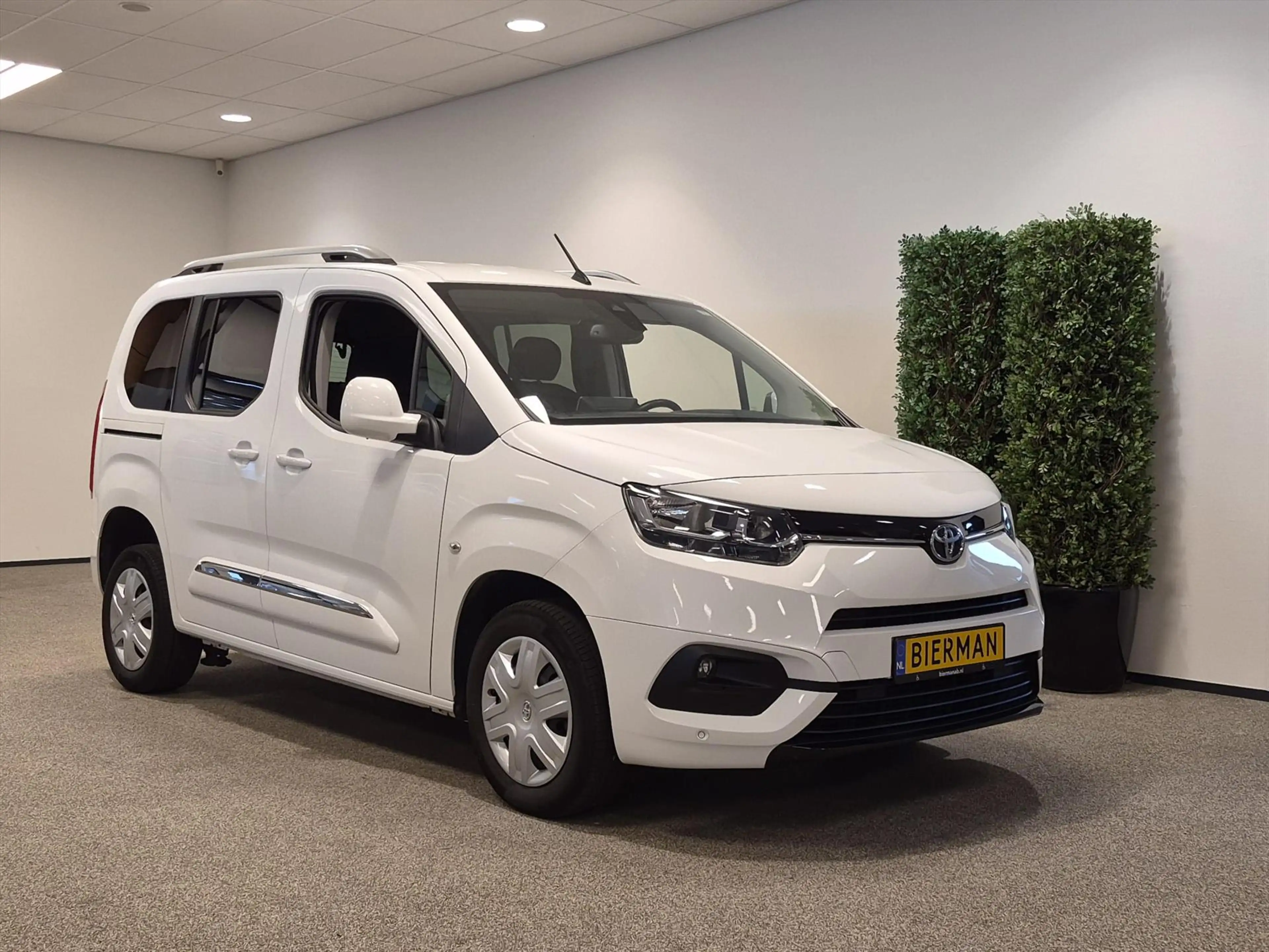 Toyota Proace City Verso L1 Rolstoelauto Automaat 3+1 — photo 15