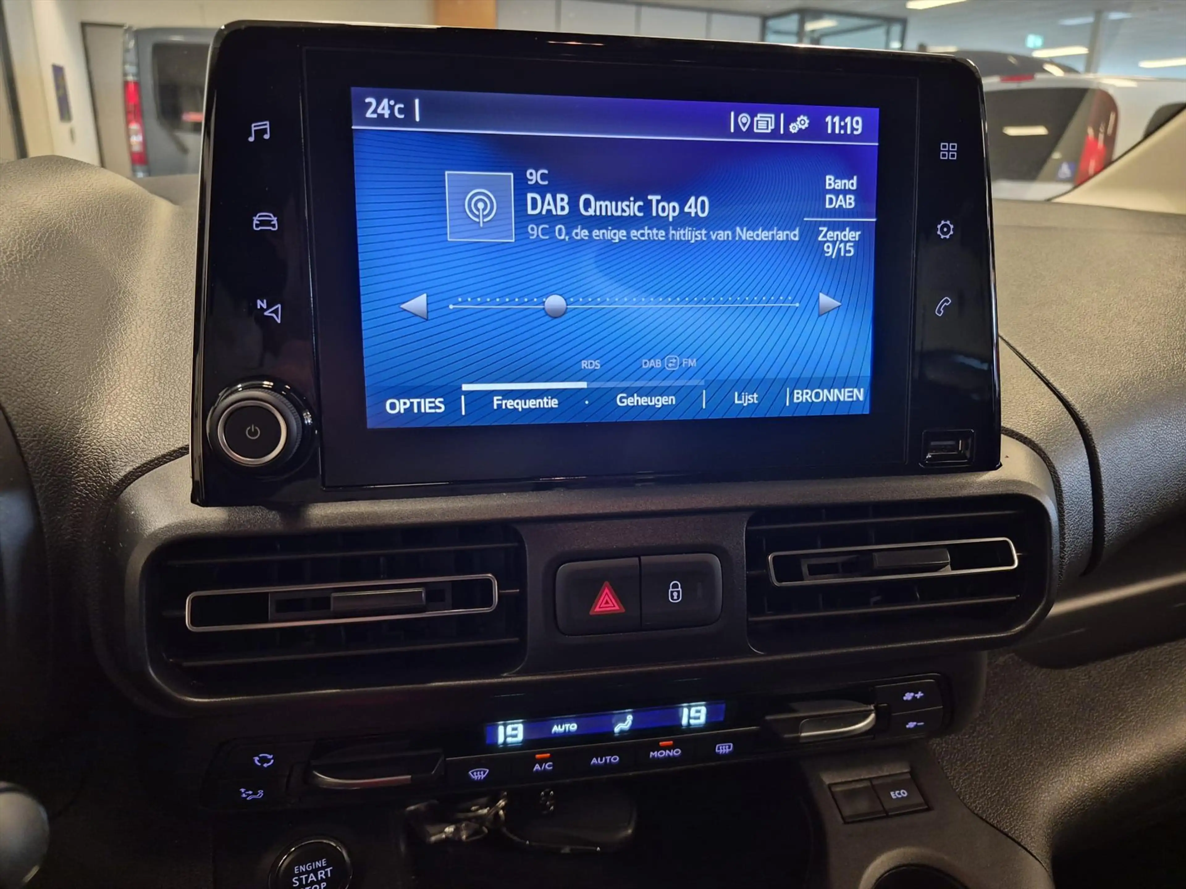 Toyota Proace City Verso L1 Rolstoelauto Automaat 3+1 — photo 30