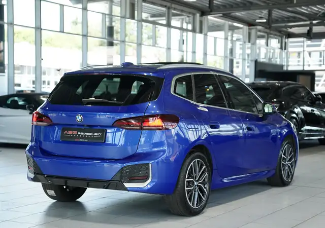 BMW 2 Series view 8