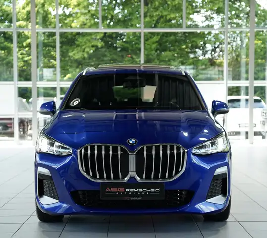BMW 2 Series view 4