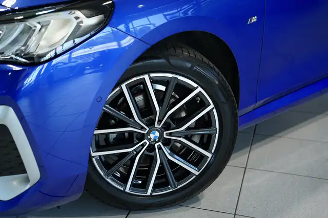 BMW 2 Series view 3