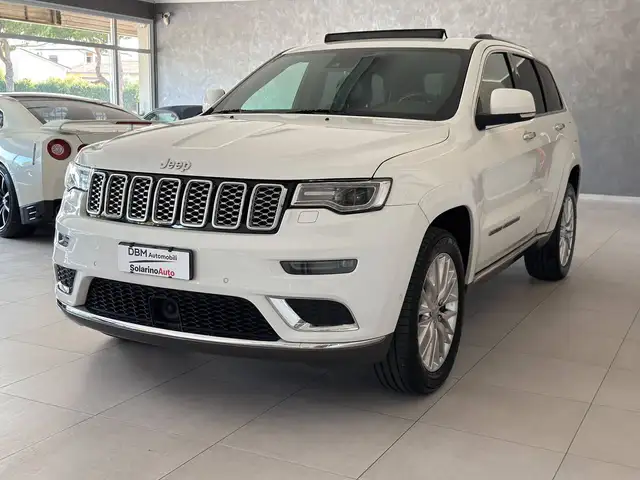 Jeep Grand Cherokee view 2