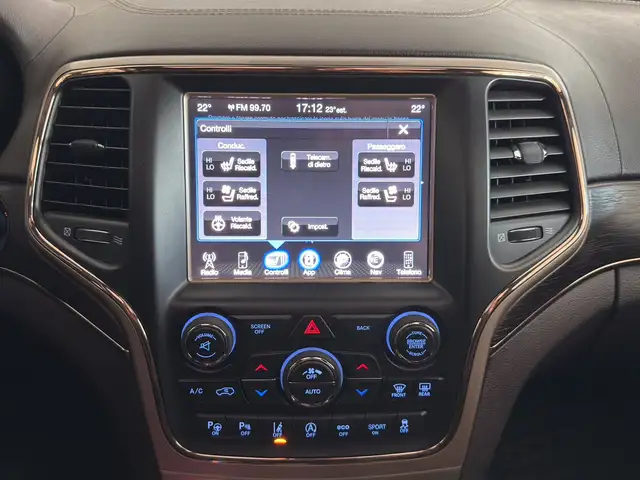Jeep Grand Cherokee view 10
