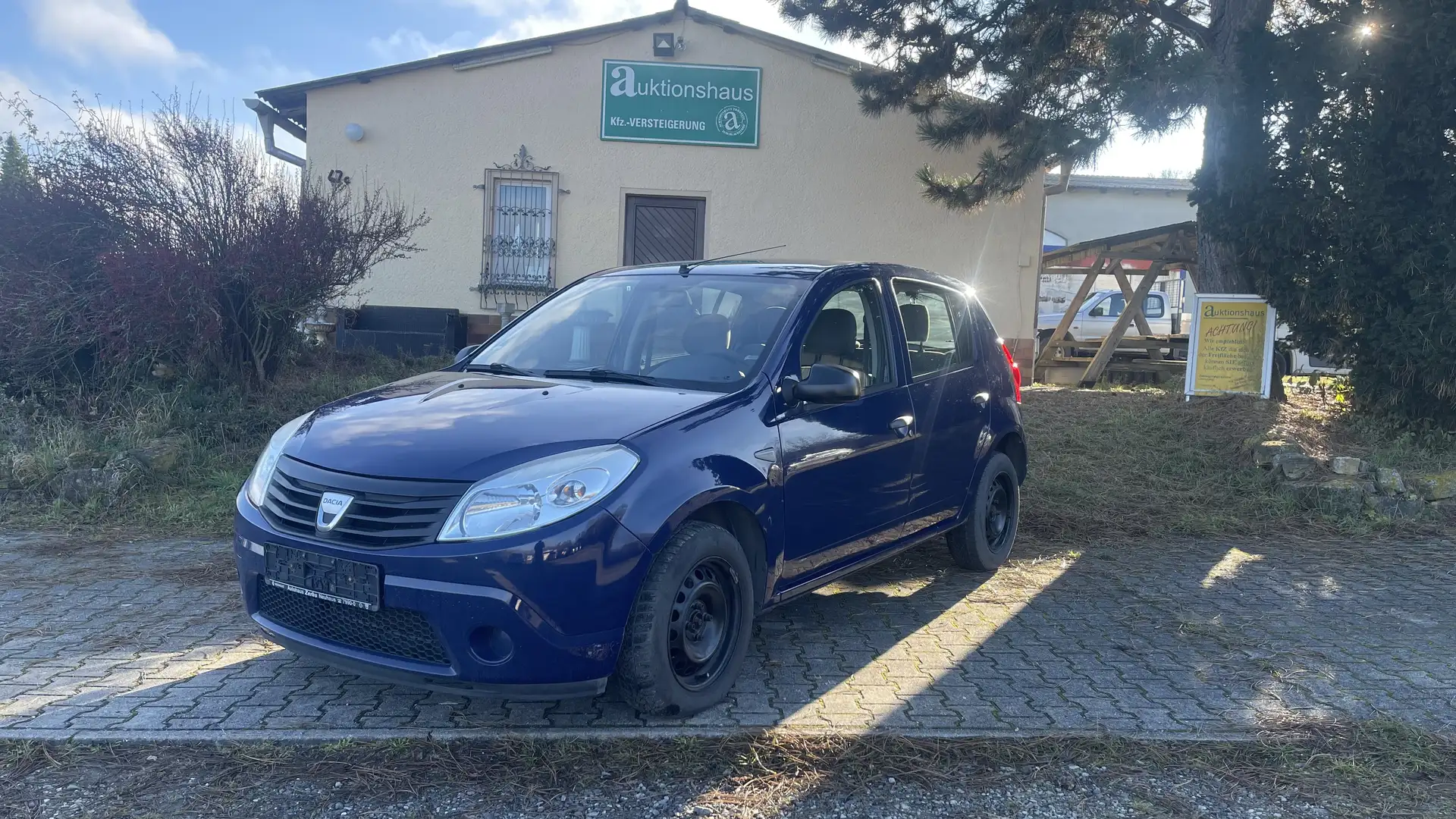 Dacia Sandero Basis - TÜV 11/2027, Radio mit USB ,- Bleu - 1