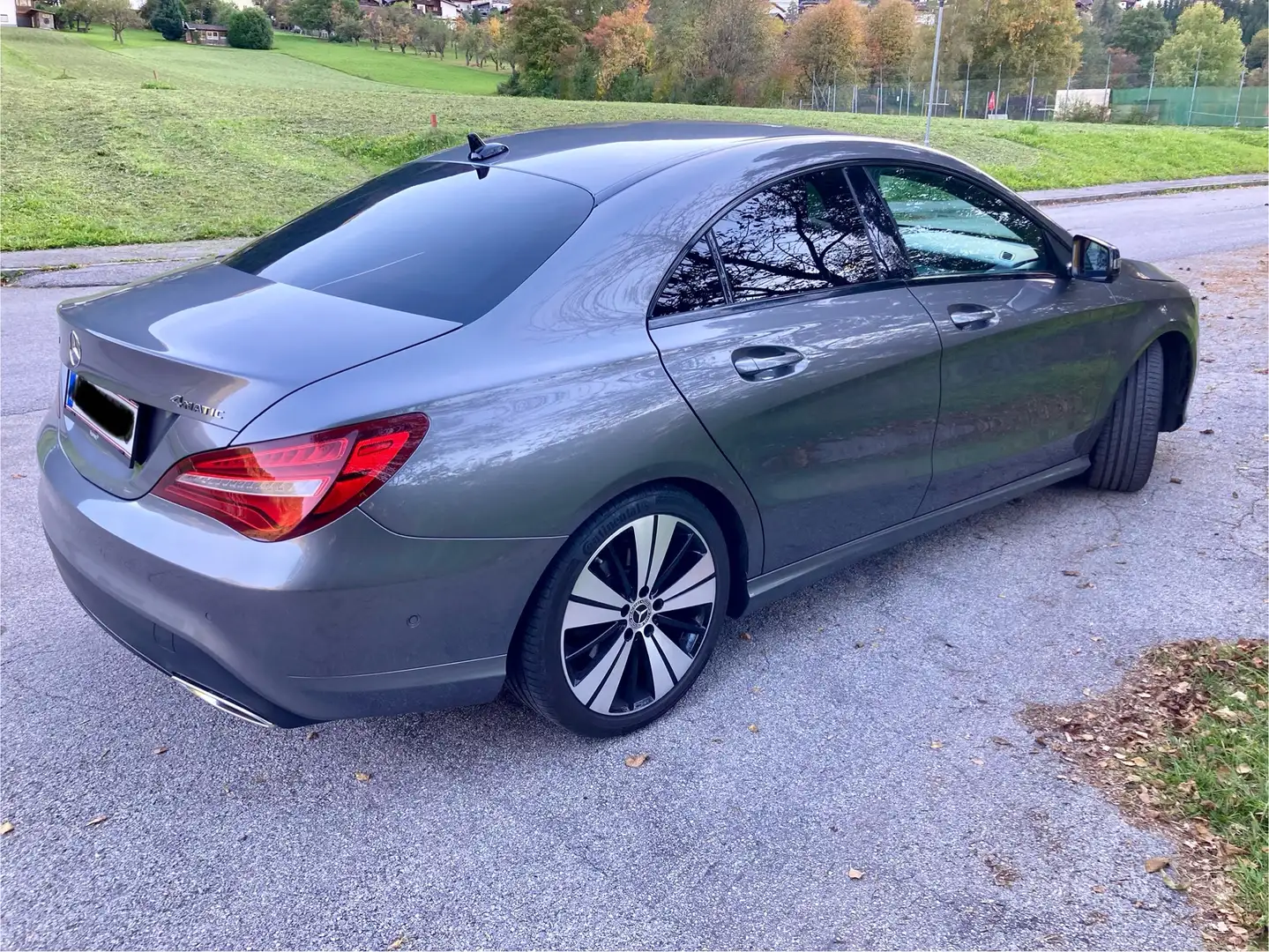 Mercedes-Benz CLA 200 CLA 200 d 4MATIC Aut. Grau - 2