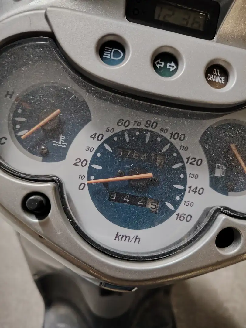 Honda SH 150 Stříbrná - 2