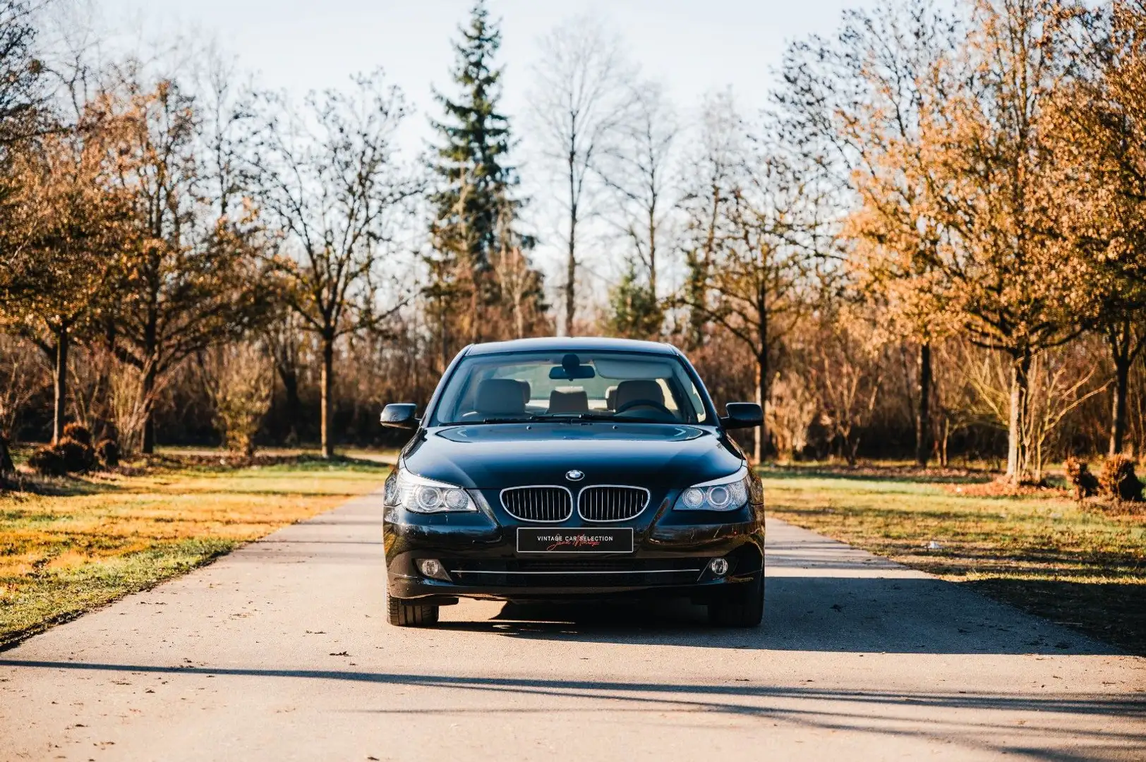 BMW 550 i Erstbesitzer, Schalter, Scheckheftgepflegt Schwarz - 2