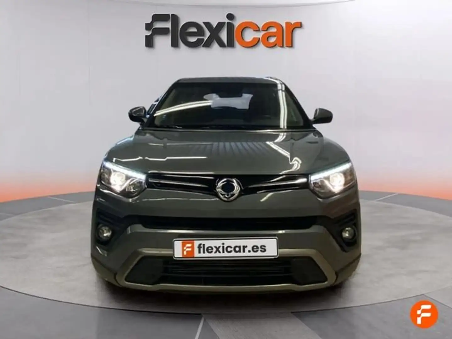 SsangYong Tivoli G15 Urban Plus 4x2 Gris - 2