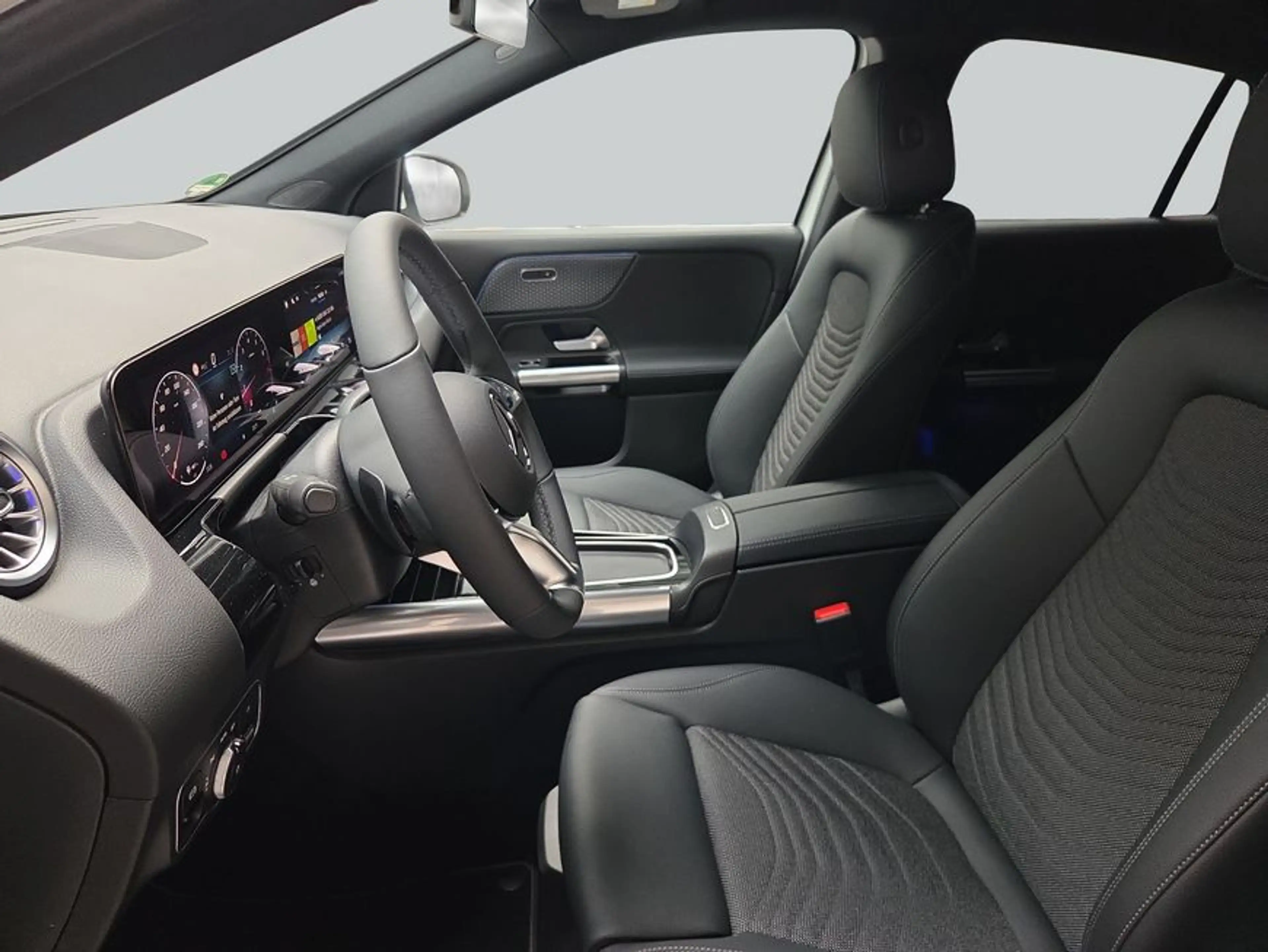 Mercedes-Benz GLA 180 GLA — photo 10