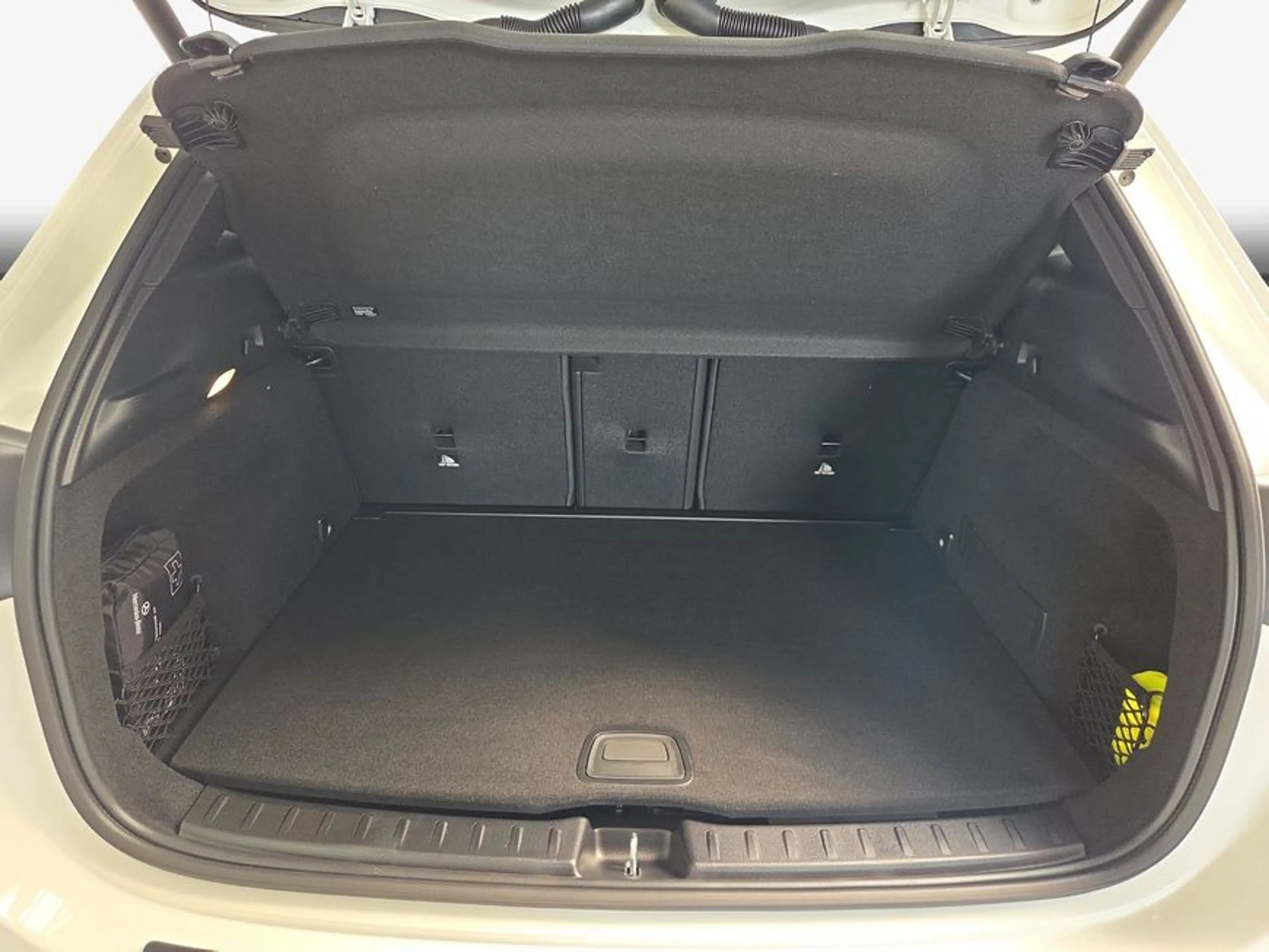 Mercedes-Benz GLA 180 GLA — photo 8