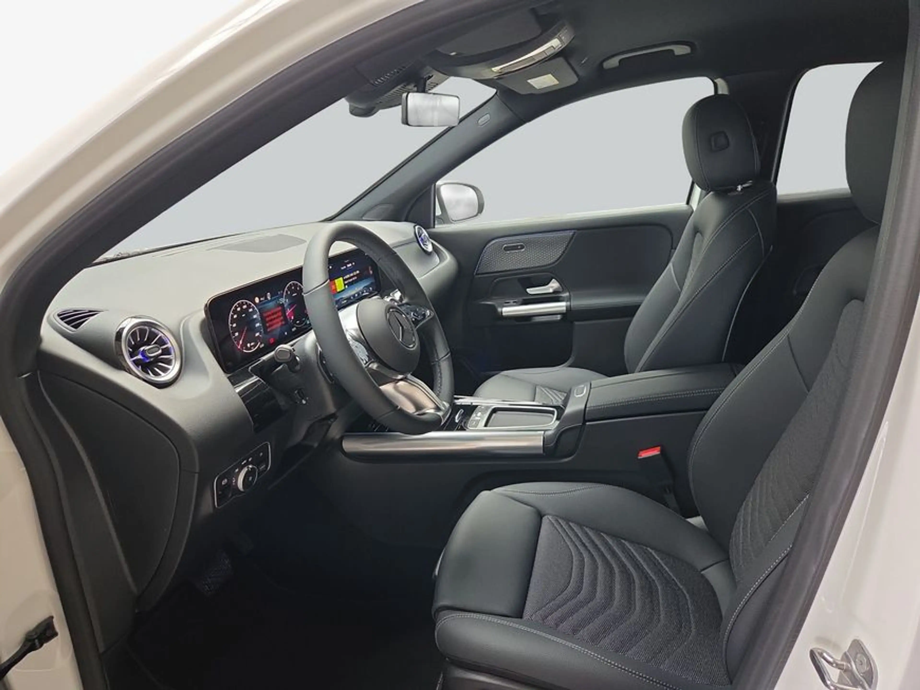 Mercedes-Benz GLA 180 GLA — photo 9