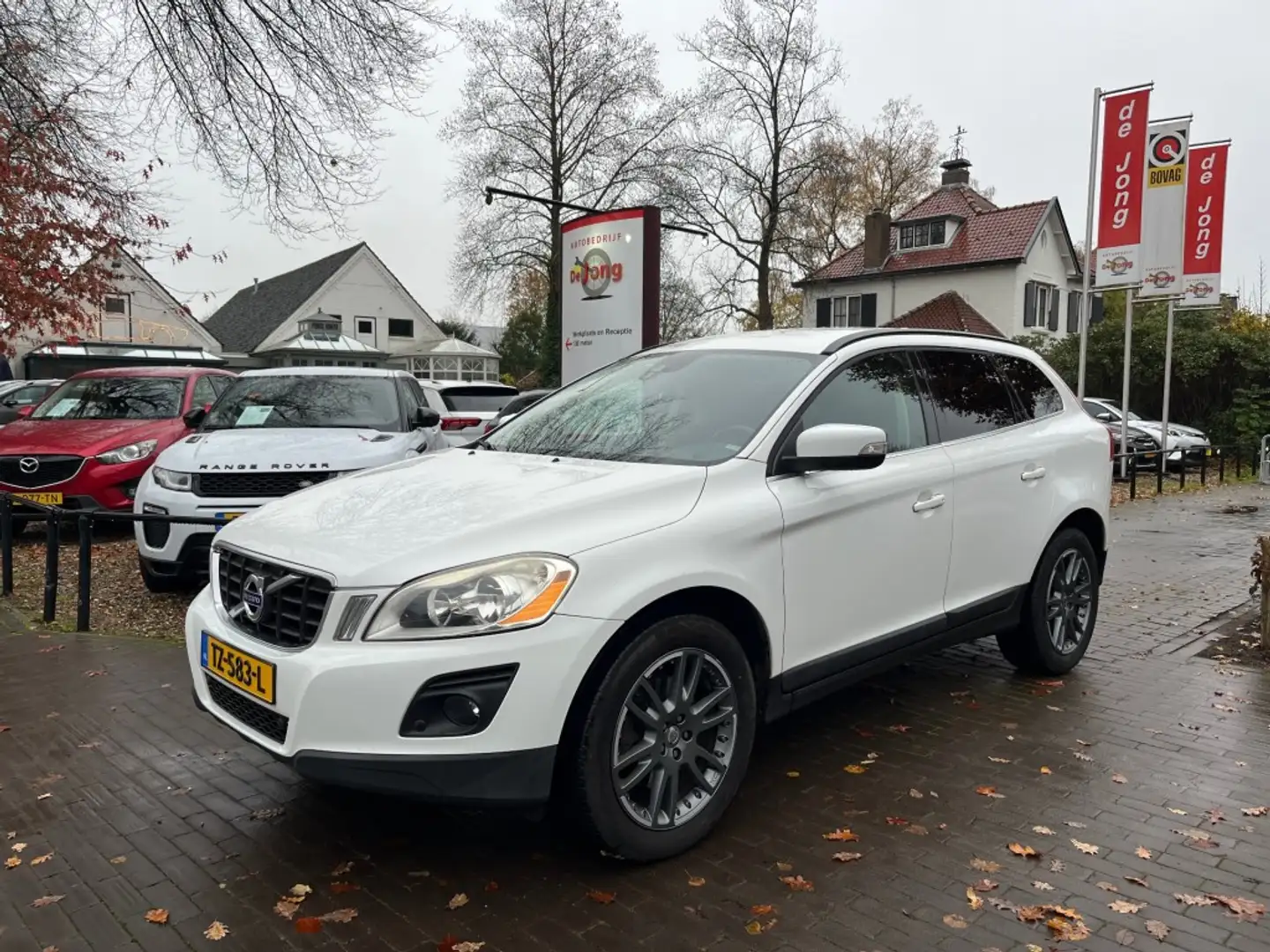 Volvo XC60 2.4D AWD AUTOMAAT / LEDER / NAVI / CAMERA / TREKHA Blanc - 1